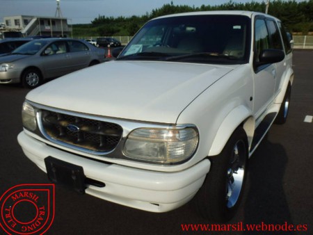 VALOR $ 2.650.000./Marca: FORD/Modelo: EXPLORER/Año: 1999/2./Motor: 4.0/Kilometraje: 189.000.-/Transmisión: Automático/Dirección: Cambio Volante/Sistema de Frenos Antibloqueo/Aire Acondicionado/ Rines de aluminio/ Faros Antiniebla/ Asientos Cuero.